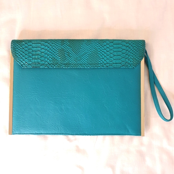 Green Snakeskin Embossed Envelope Clutch Bag - Picture 2 of 6